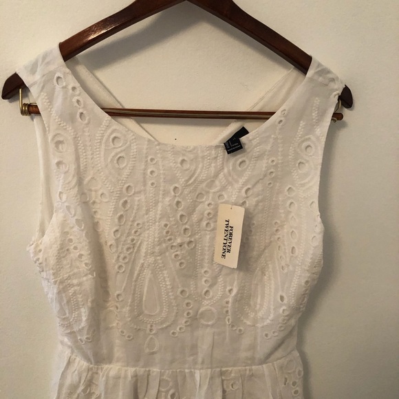 Forever 21 eyelet dress - Picture 3 of 6